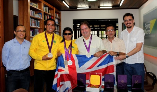thumb Jerusa_Medalha_prata_2012