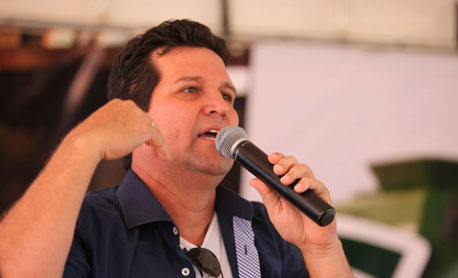 thumb denilson segovia