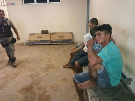 thumb acusadosfurtos