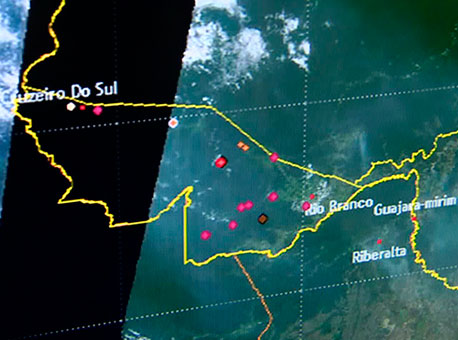 2508-cotidiano-focoscalorincendio2
