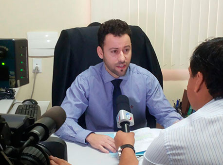 2708-politica-mpacrelandia