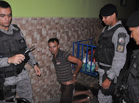 1709-policia-prisaoporpopulares-cleristom