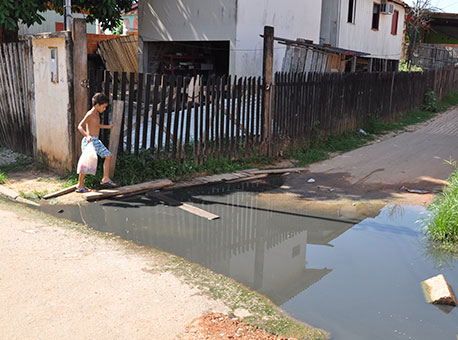 1809-cotidiano-esgotoestourado-cleristom