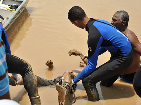 0210-policia-afogamento-cleriston