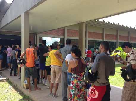 0510-cotidiano-longasfilasbiometrico-cedida