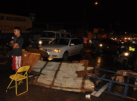 0810-policia-protesto-cleriston