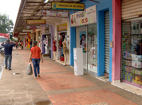 2712-cotidiano-comercioderuacrisenatalina-tvgazeta2