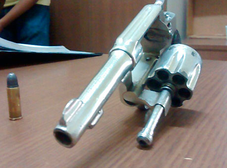 3012-policia-arma-joatansouza