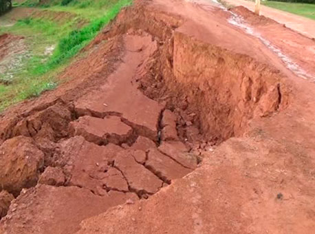 020115-cotidiano-desbarrancamento-almirandrade