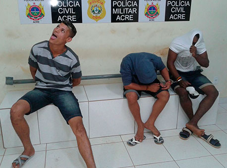 120115-policia-criancadezanos-joatansouza