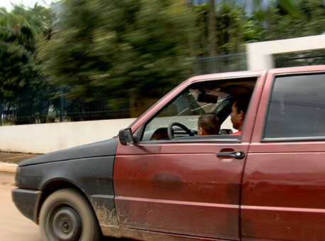 130115-cotidiano-flagrantepequenomotorista-tvgazeta