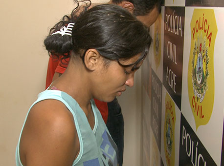 280115-policia-mulherdrogas-tvgazeta