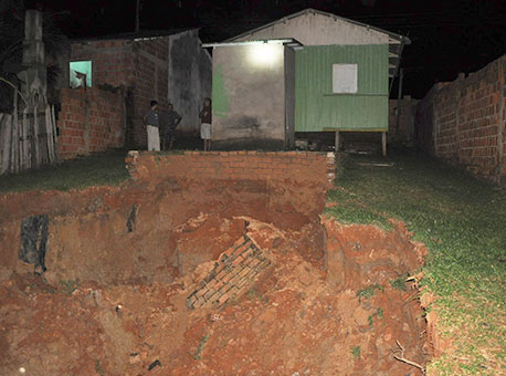 290115-cotidiano-casacaindo-cleriston2