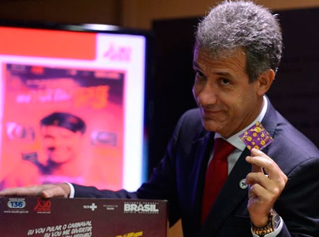 100215-cotidiano-preservativosministerio-uol