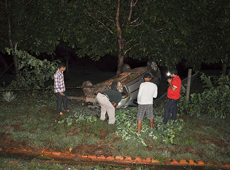 100215-policia-capotamento-cleriston