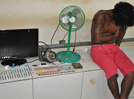 160215-policia-drogadinheiro-cleriston