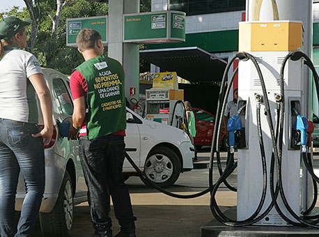 170215-cotidiano-gasolina-agazetadoacre