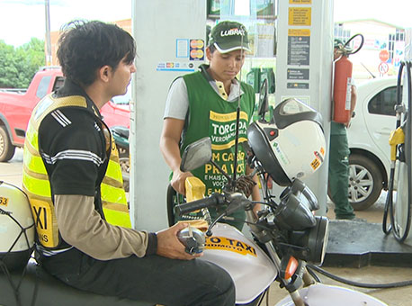 180215-cotidiano-gasolinaaumento-tvgazeta