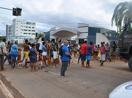 120315-cotidiano-bloqueiosesc-taiane