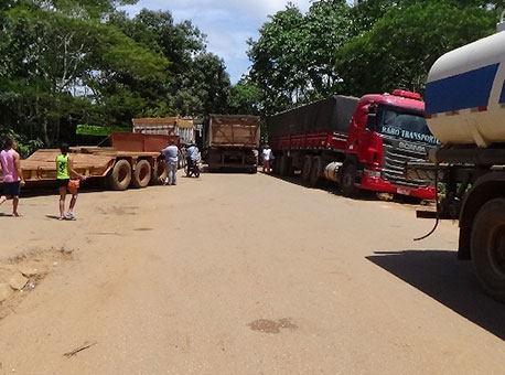 010415-cotidiano-trancafechada-almirandrade