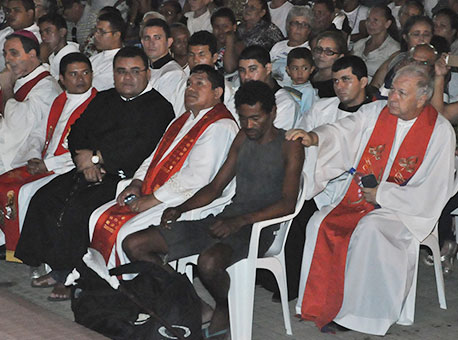 050415-cotidiano-paixaodecristo-cleriston4