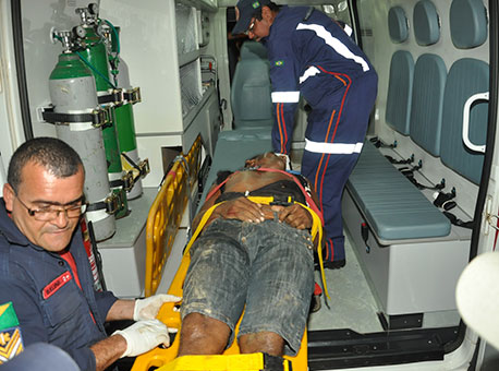 120415-policia-esfaqueado-cleriston