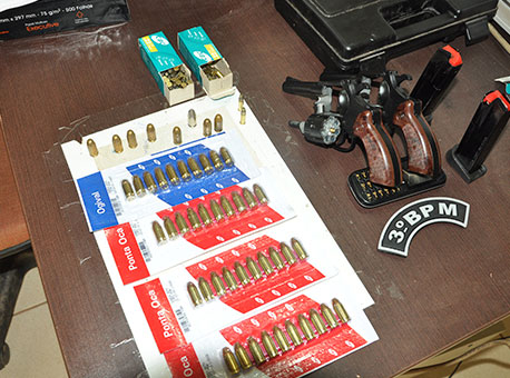 140415-policia-armasemunicoes-cleriston