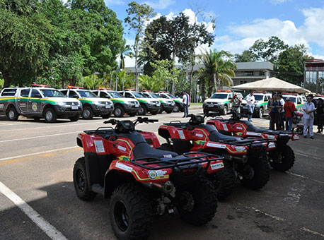 200415-policia-entregaviaturas-cleriston2