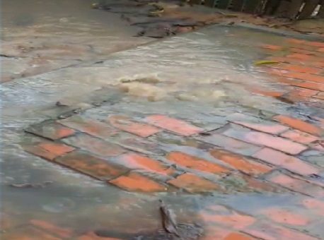 240415-cotidiano-esgoto