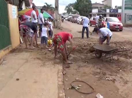 290415-cotidiano-brasileia-movimento