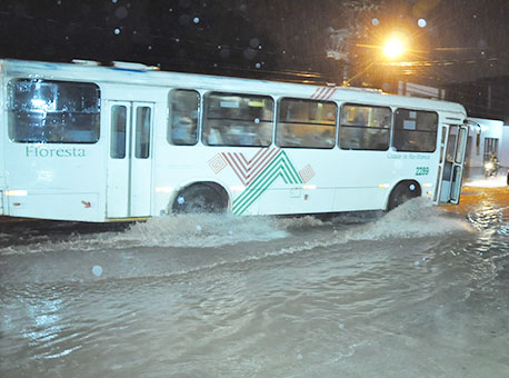 050515-cotidiano-fortechuva-cleriston2