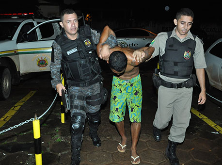 050515-policia-jovemescopeta-cleriston