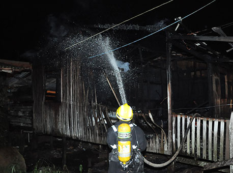 080515-policia-casapegafogo-cleriston2