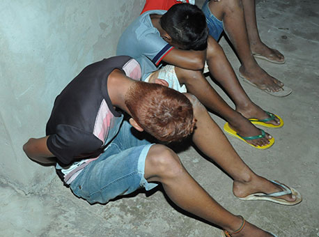 100515-policia-adolescentesfacas-cleriston