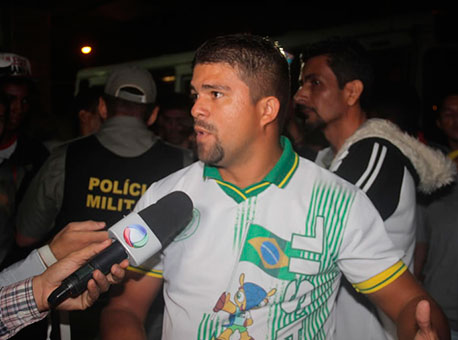 270515-cotidiano-greveonibus-tvgazeta