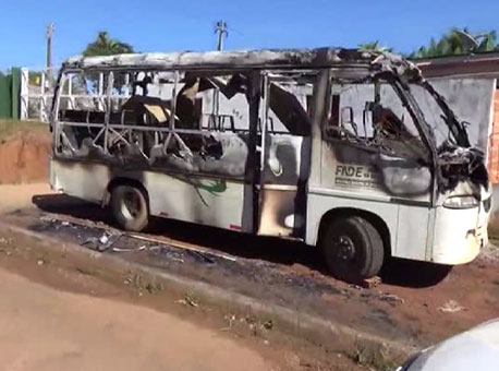 270515-policia-onibus-almirandrade