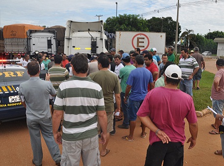 100615-cotidiano-caminhoneiros