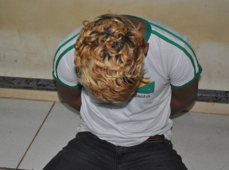 110615-policia-apreensaoadolescente-cleriston