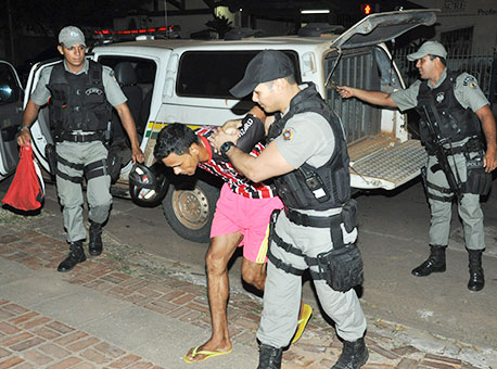 120715-policia-foragido-cleriston