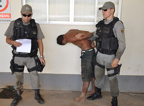 300715-policia-agressordaesposa-clerisrton