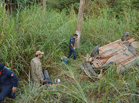 030815-policia-acidenteestradaaeroporto-cleriston