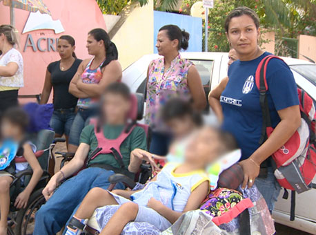 130815-cotidiano-protestomaesdombosco-tvgazeta