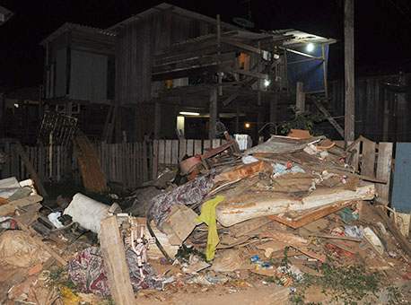 260815-cotidiano-lixonarua-cleriston