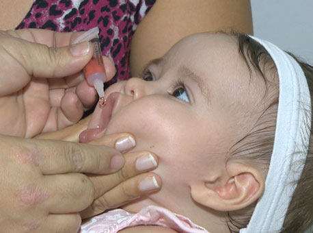 030915-cotidiano-vacinacaopolio-tvgazeta