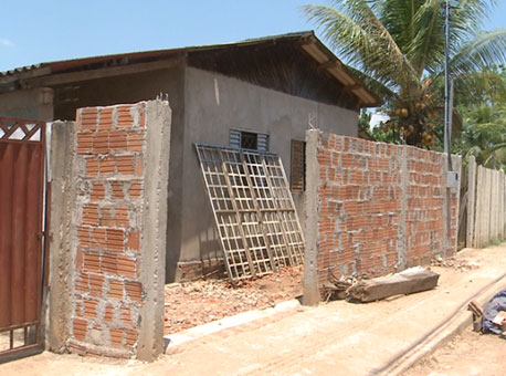 110915-policia-casaarrombada-tvgazeta