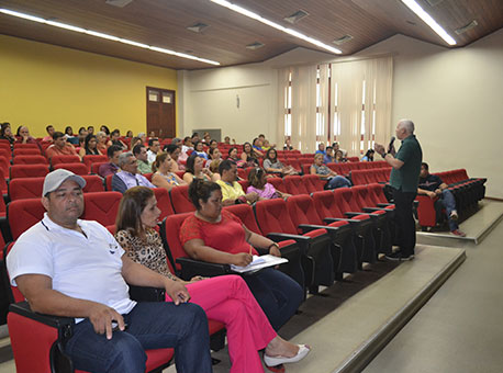 071015-cotidiano-diretoresdeescola-taianelima