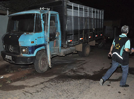071015-policia-caminhaoqueimado-cleriston