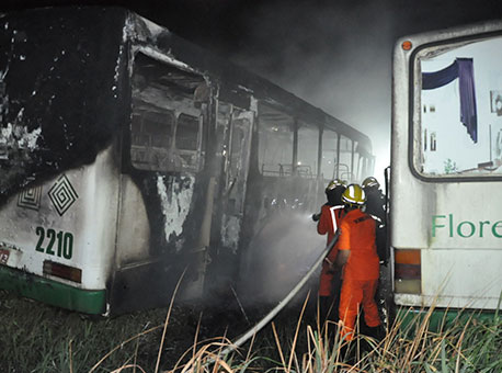 081015-policia-rosalindaqueimado-cleriston2