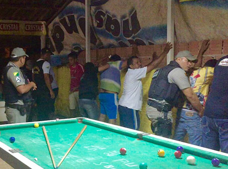 101015-policia-blitznosbares-cedida