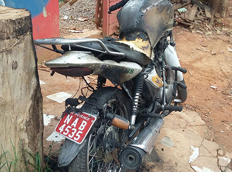 151015-policia-motoincendiada-cedida2